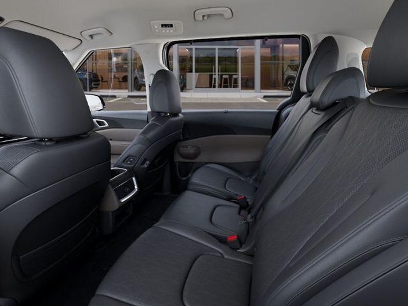 New 2026 Kia Carnival EXImage 19