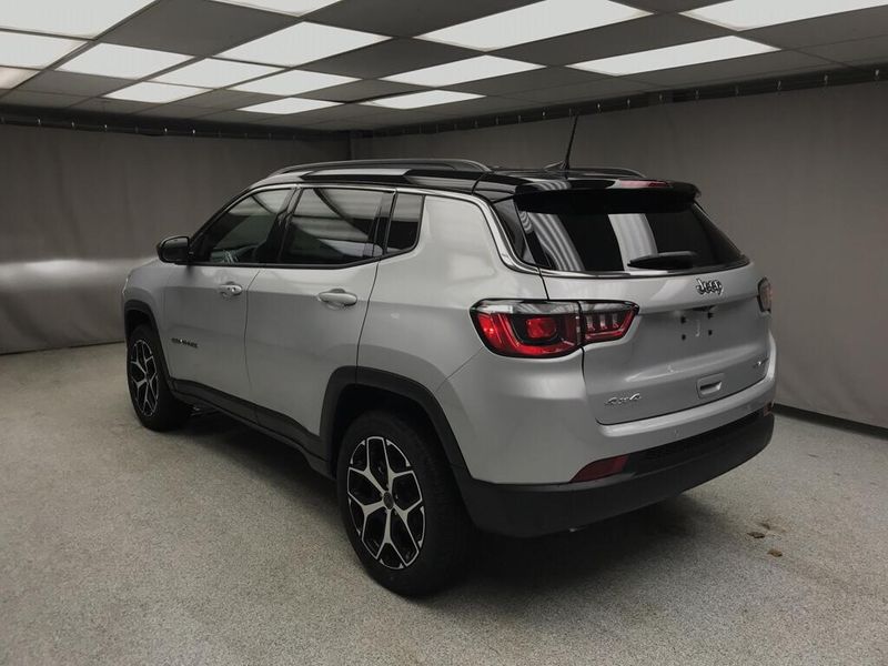 New 2026 Jeep Compass Limited 4x4Image 10