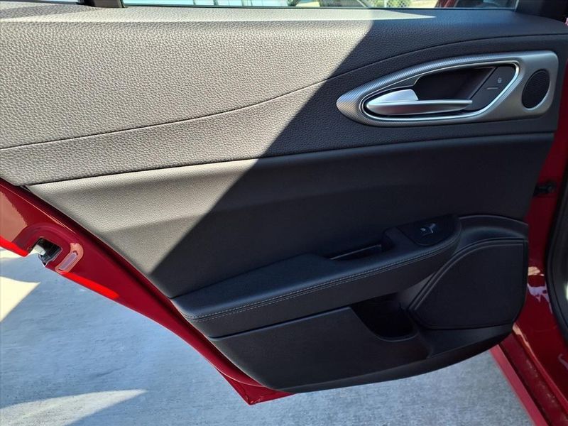 New 2026 Alfa Romeo Giulia VeloceImage 12