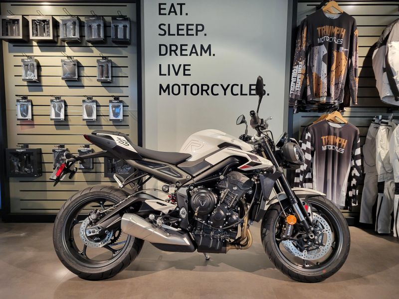 New 2025 Triumph STREET TRIPLE 765 R 