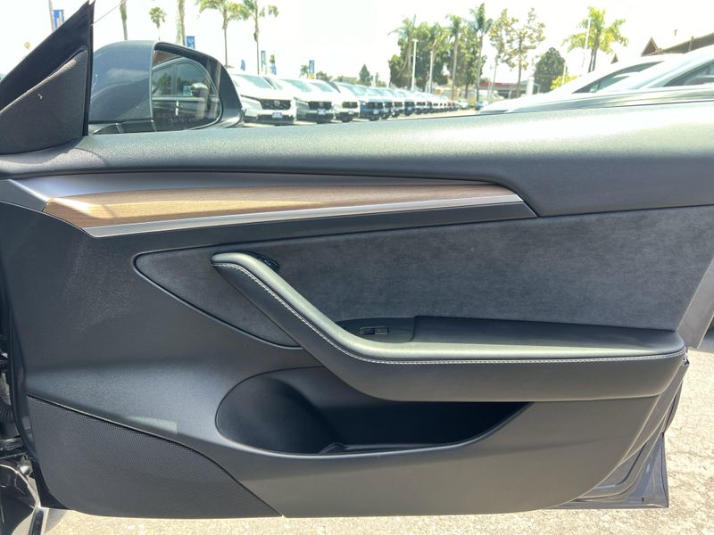 Used 2023 Tesla Model 3 PerformanceImage 24