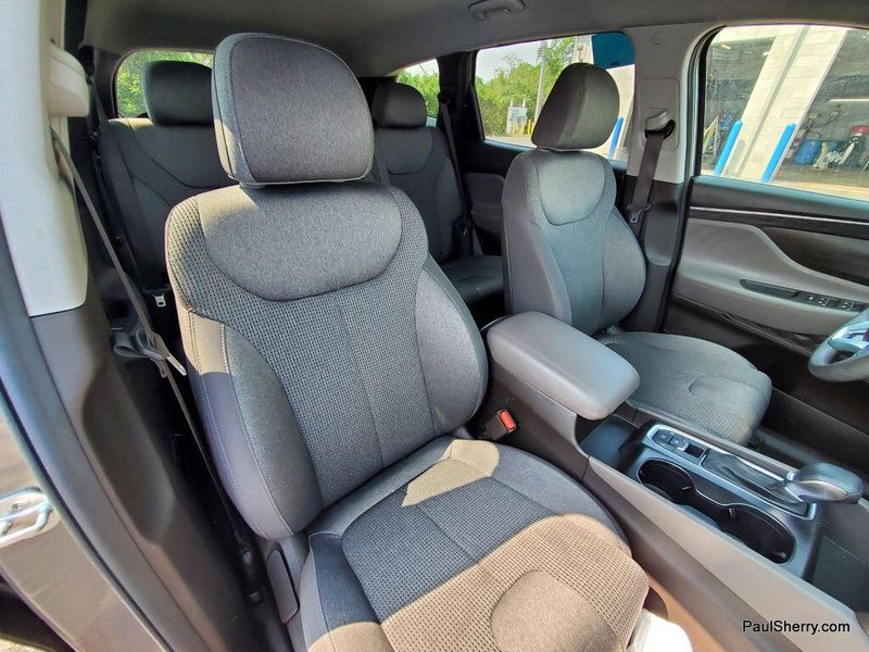 2019 Hyundai Santa Fe SELImage 2