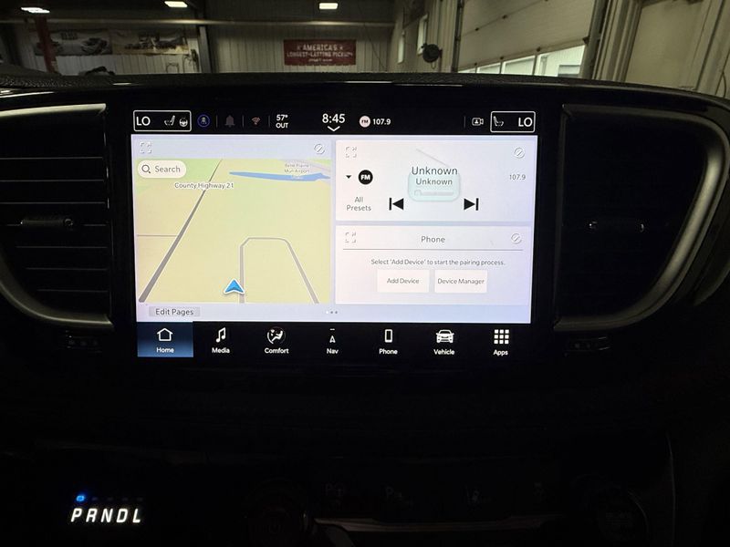 Used 2024 Chrysler Pacifica Hybrid PinnacleImage 28