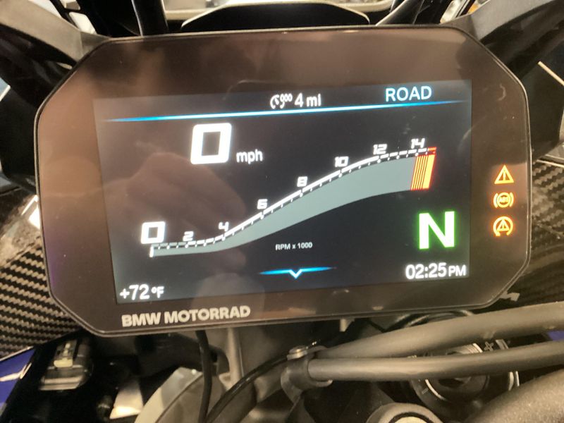 New 2025 BMW M 1000XR 