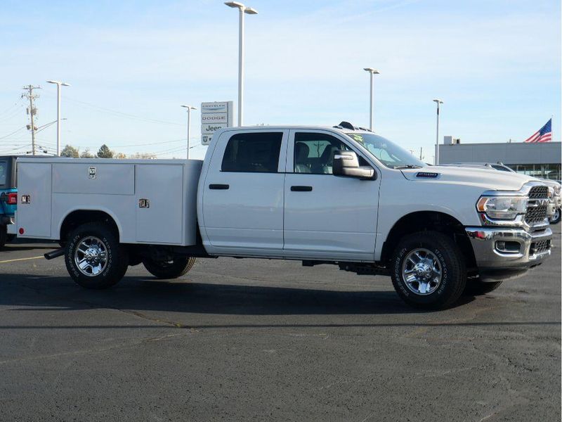 2024 RAM 2500 Tradesman Crew Cab 4x4 8