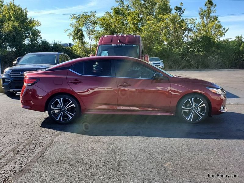 2022 Nissan Sentra SRImage 12