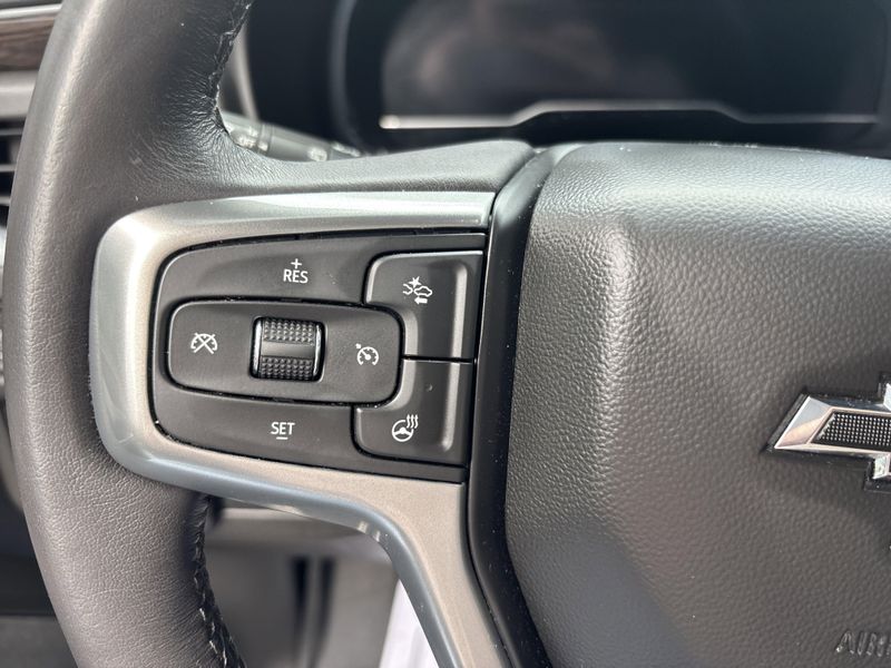 Used 2022 Chevrolet Suburban Z71Image 33
