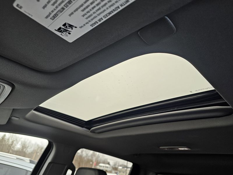 Used 2025 Chevrolet Silverado 1500 RSTImage 28