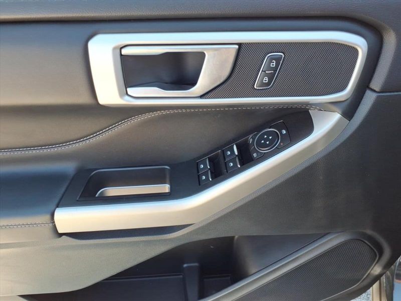 2022 Ford Explorer XLT photo 20