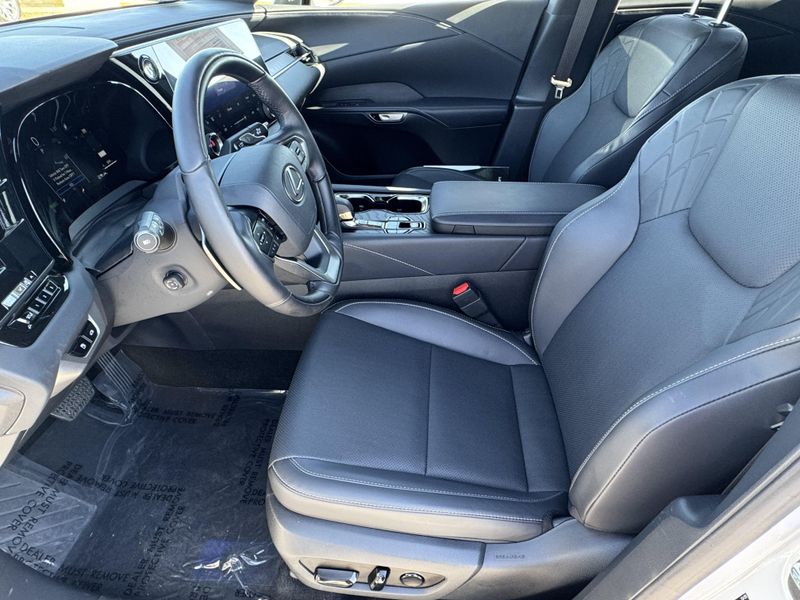 Used 2026 Lexus RX 450h+ PremiumImage 21