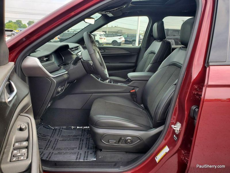 New 2025 Jeep Grand Cherokee L Altitude X 4x4