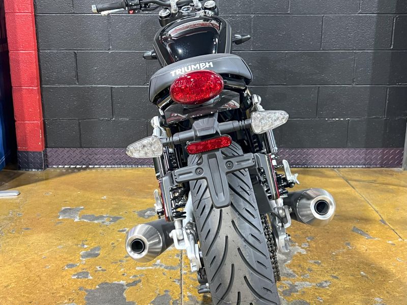 2025 Triumph SPEED TWIN 900 Image 15