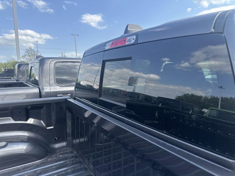 Used 2025 RAM 1500 LaramieImage 8