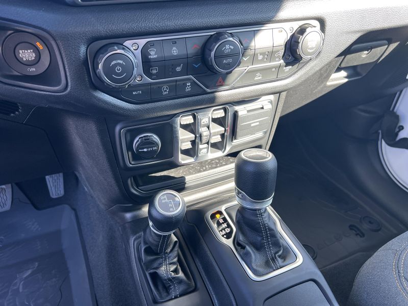 New 2026 Jeep Gladiator Sport S 4x4Image 23