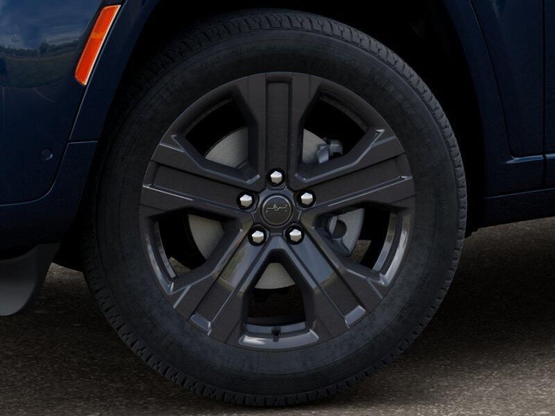 New 2027 Jeep Grand Cherokee Limited Reserve 4x4Image 8