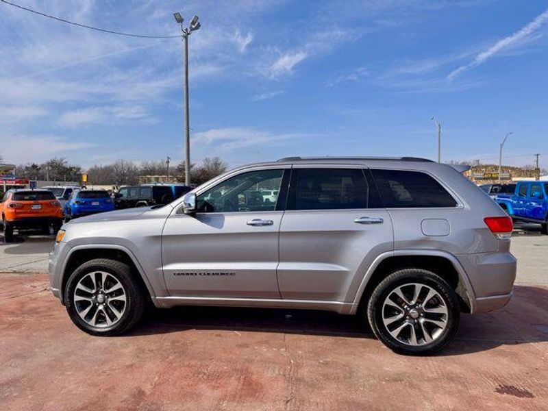 Used 2017 Jeep Grand Cherokee OverlandImage 9