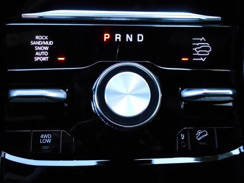 New 2025 Jeep Grand Cherokee L Summit Reserve 4x4Image 17
