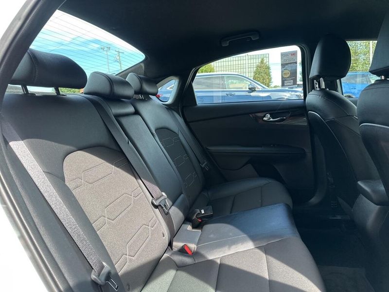 2021 Kia Forte GT-Line photo 17