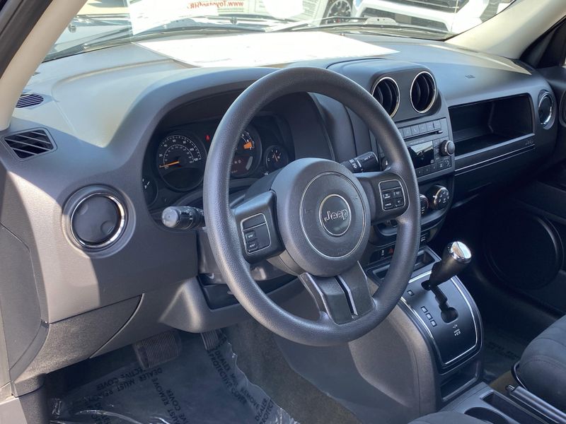 Used 2016 Jeep Patriot SportImage 14