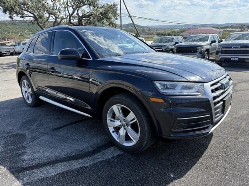 2018 Audi Q5 Premium Plus photo 2