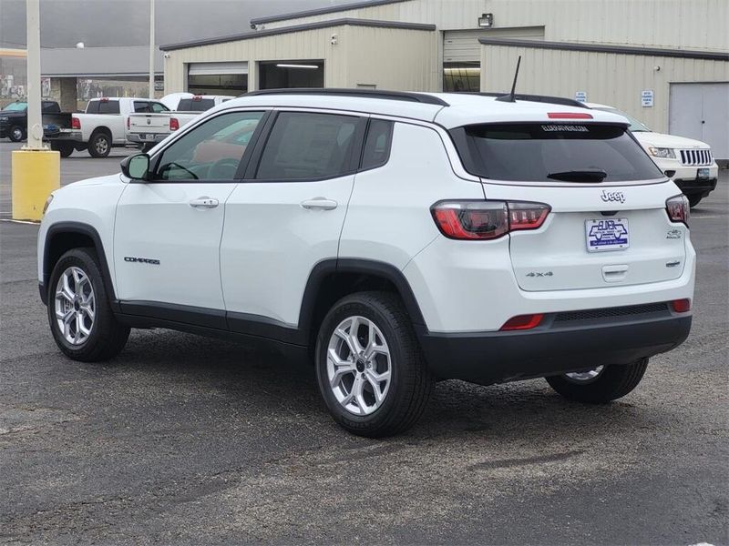 2025 Jeep Compass Latitude 4x4Image 4