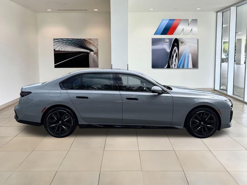 2025 BMW 7 Series 760i xDriveImage 5