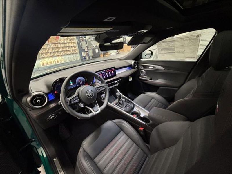 2025 Alfa Romeo Tonale Hybrid EawdImage 5