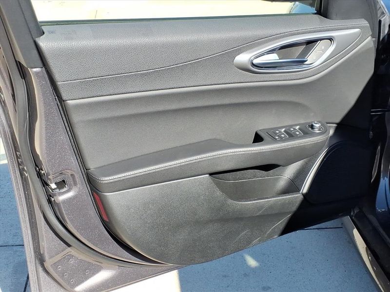 New 2025 Alfa Romeo Giulia RwdImage 17