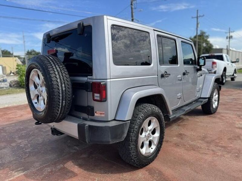 2014 Jeep Wrangler Unlimited SaharaImage 5