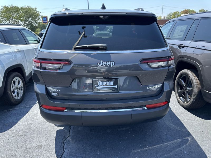 New 2025 Jeep Grand Cherokee L Limited 4x4Image 8
