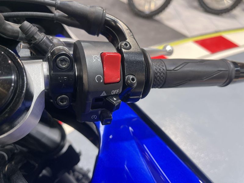 Used 2023 Yamaha YZF-R7 Image 12
