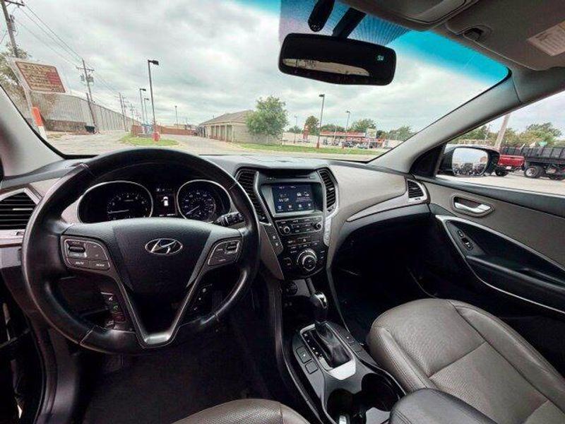 Used 2017 Hyundai Santa Fe Sport 2.4 BaseImage 9