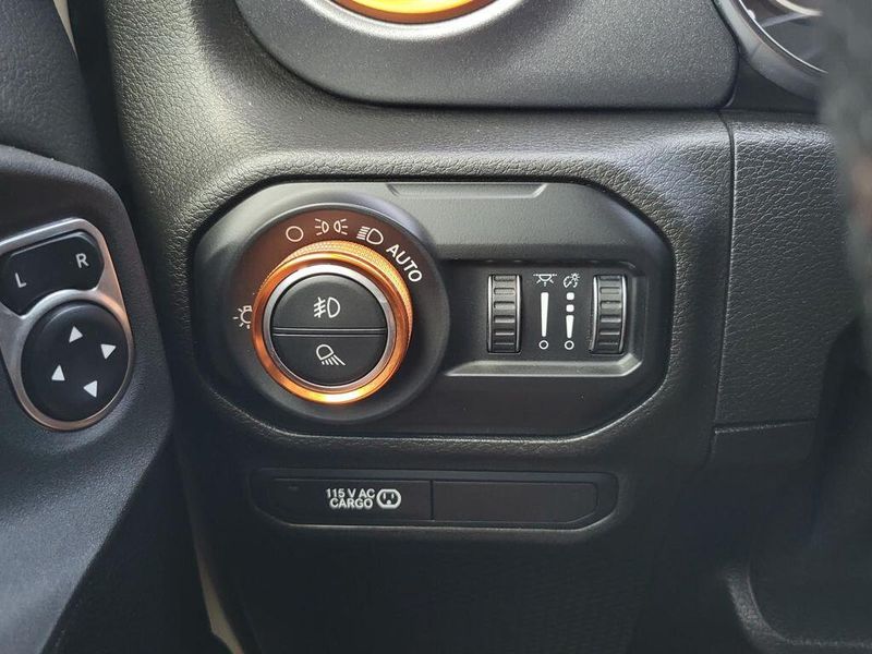 2020 Jeep Gladiator MojaveImage 11