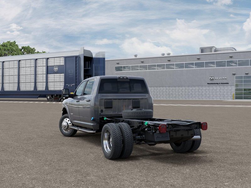 New 2026 RAM 4500 Big Horn Chassis Crew Cab 4x4 60