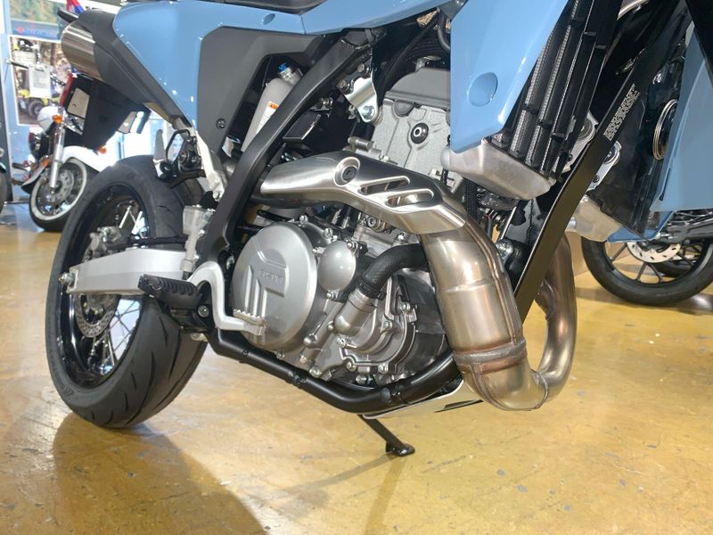 New 2025 Suzuki DR-Z4SM Image 23