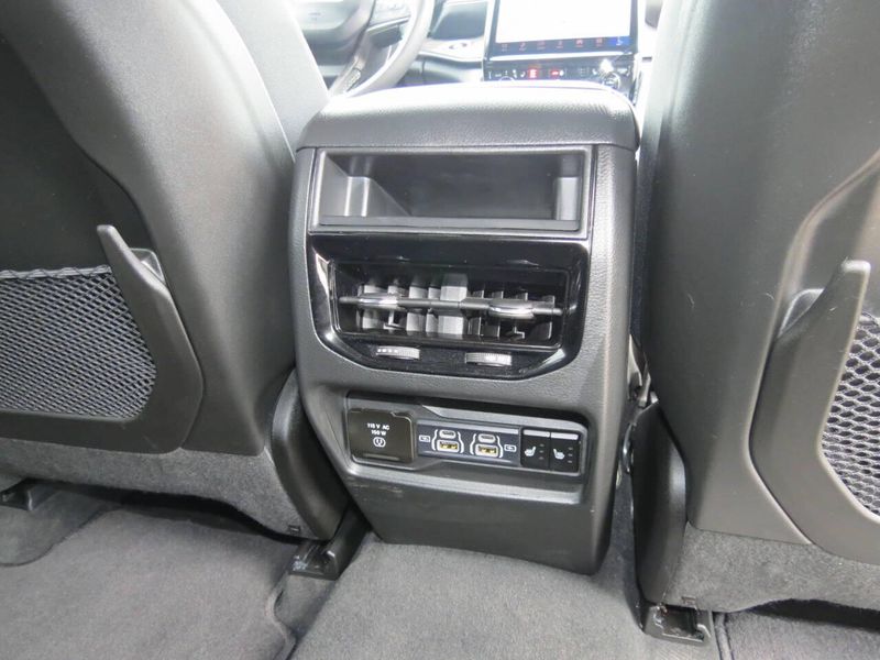 Used 2025 Jeep Grand Cherokee Limited 4x4 4dr SUVImage 22