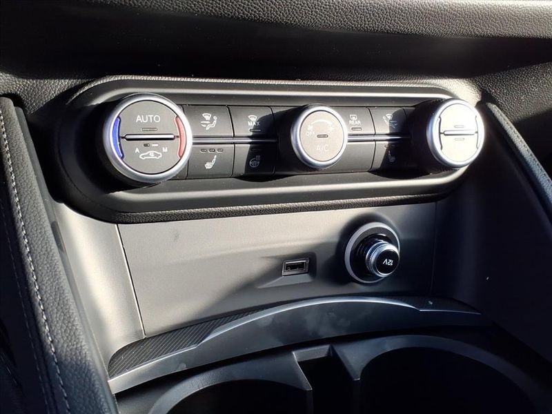 New 2025 Alfa Romeo Stelvio AwdImage 22