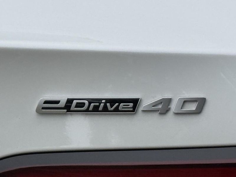 2025 BMW i5 eDrive40Image 14