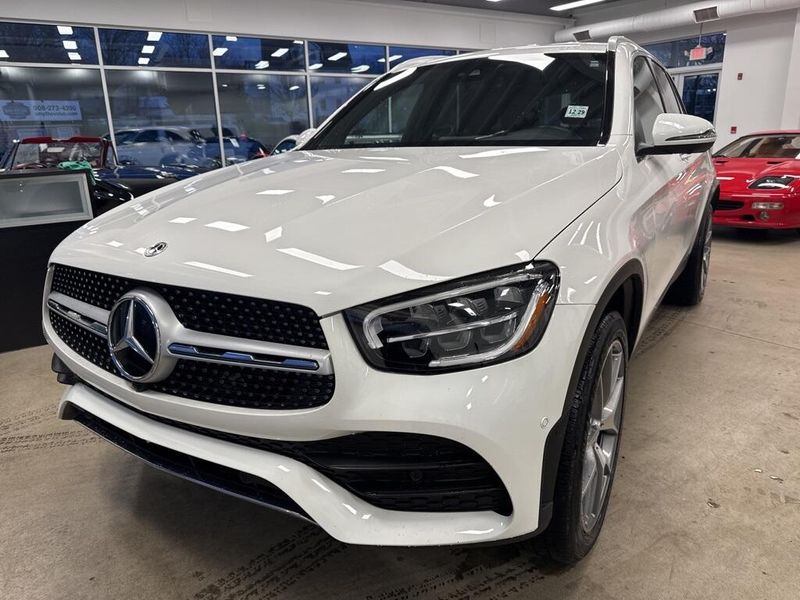 2022 Mercedes-Benz GLC 300Image 4