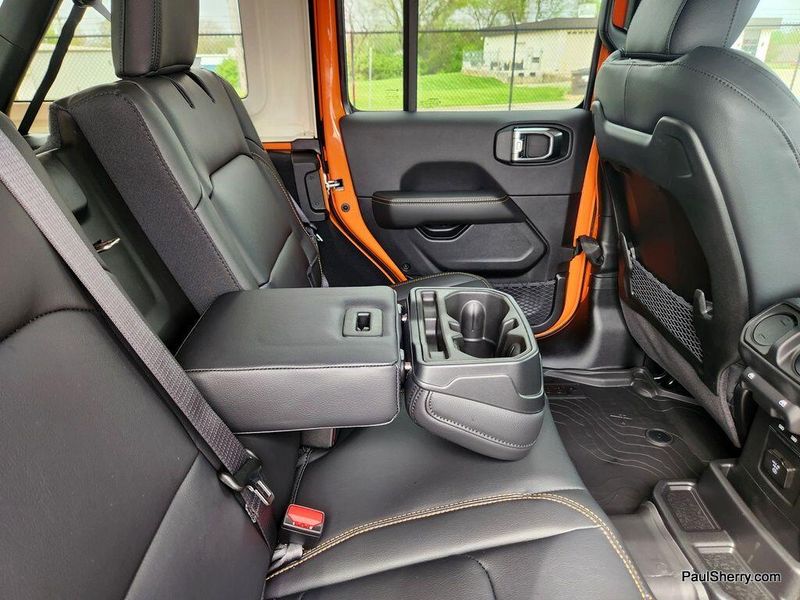 2025 Jeep Wrangler 4-door SaharaImage 41