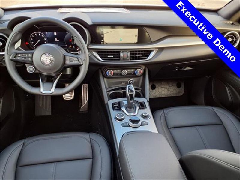 2025 Alfa Romeo Stelvio AwdImage 12