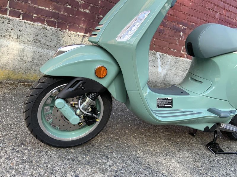 New 2027 Vespa PRIMAVERA 150 80TH ANNIVERSARY 