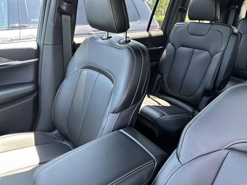 New 2025 Jeep Grand Cherokee L Limited 4x4Image 33