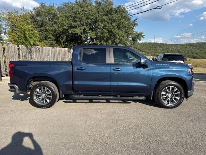 2021 Chevrolet Silverado 1500 LT photo 4