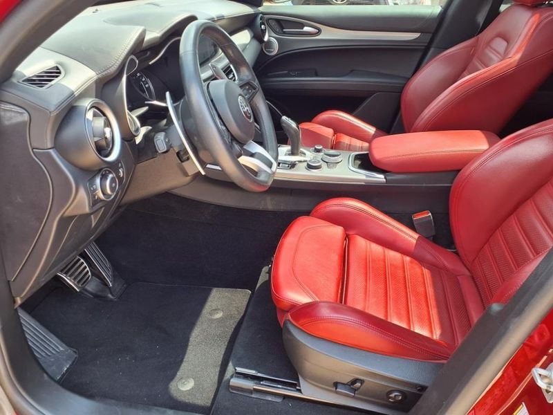 Used 2022 Alfa Romeo Stelvio VeloceImage 21