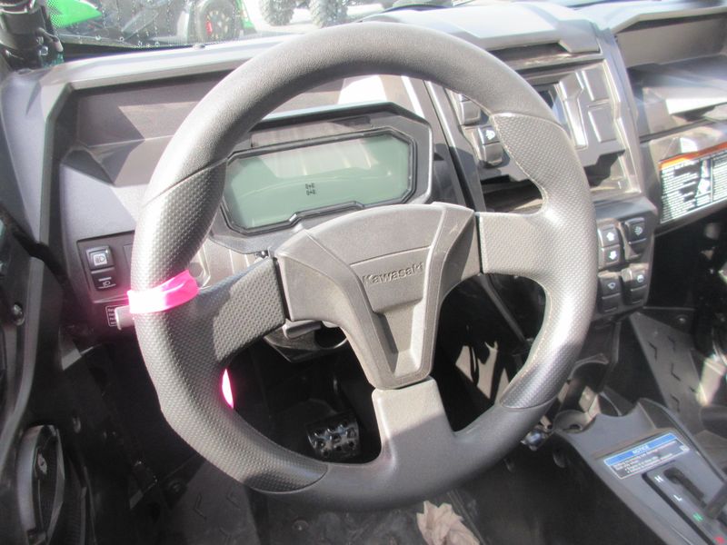 USED 2026 KAWASAKI TERYX KRX 1000 BLACKOUT EDITION Image 19