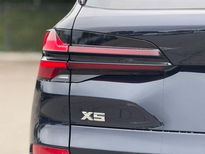 New 2026 BMW X5 M60iImage 14
