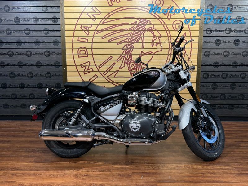 2024 Royal Enfield Super Meteor in a Intersteller Grey exterior color. Motorcycles of Dulles 571.934.4450 motorcyclesofdulles.com 