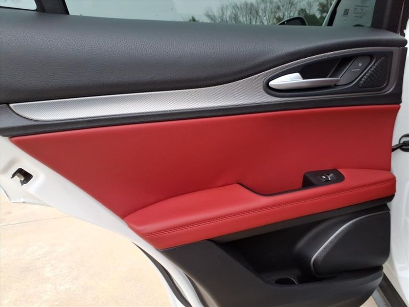 Used 2019 Alfa Romeo Stelvio Ti SportImage 12