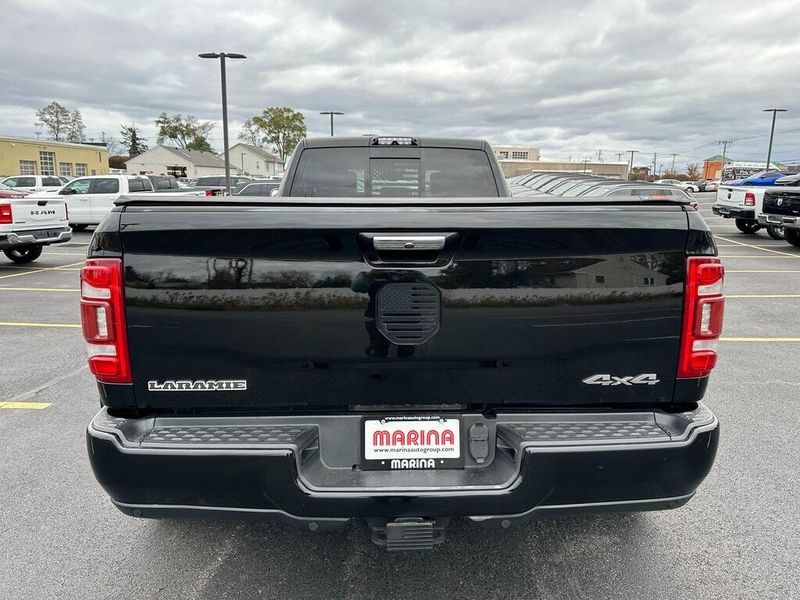 2019 RAM 3500 LaramieImage 17